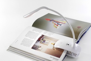 Borduurblad productfoto DAYLIGHT 'Smart Clip-On Lamp' 2