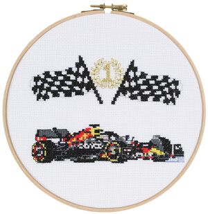 Borduurblad productfoto Borduurpakket Pako ‘Formule 1 race auto van Max Verstappen’