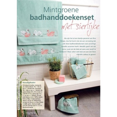 Borduurblad productfoto Patroon Mintgroene badhanddoekenset met sierlijke zwanen