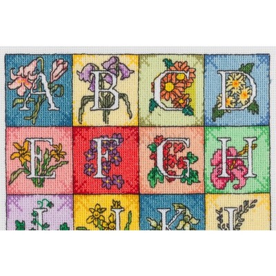 Borduurblad productfoto Patroon Een vrolijk bloemenalfabet (deel 2 M-Z) 2