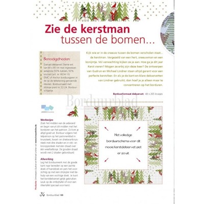 Borduurblad productfoto Patroon Zie de kerstman tussen de bomen