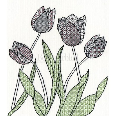 Borduurblad productfoto Borduurpakket Blackwork Tulips