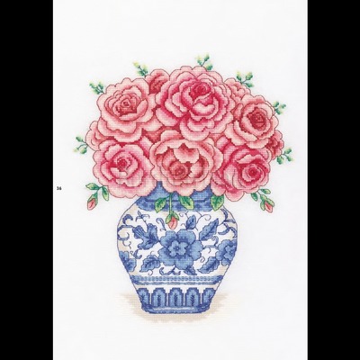 Borduurblad productfoto Patroon Roze rozen in een porseleinen vaas