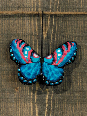 Borduurblad productfoto Borduurpakket Permin ‘Butterfly blue’