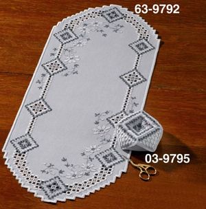 Borduurblad productfoto Borduurpakket Permin ‘Hardanger pincushion grey’