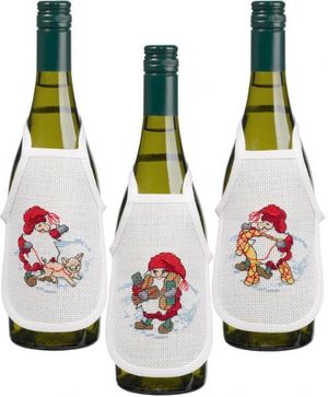 Borduurblad productfoto Borduurpakket Permin Wijnflesjasjes 'Kerstmannen'