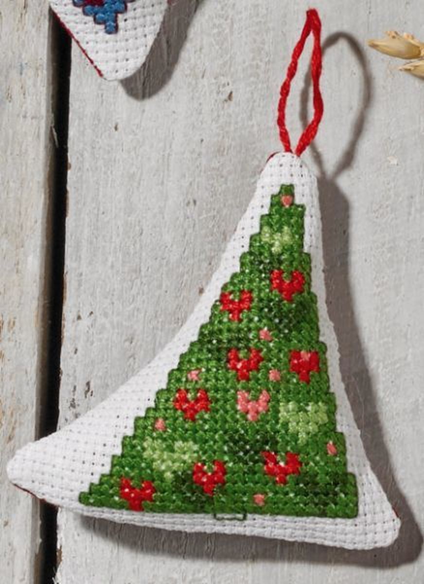 Borduurblad Borduurpakket Permin ‘Hanger witte kerstboom’
