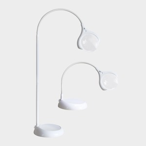 Borduurblad productfoto Daylight 'Magnificent Floor & Table LED Magnifying Lamp'