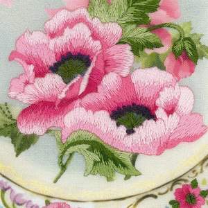 Borduurblad productfoto Borduurpakket Riolis ‘Plate With Pink Poppies' 2