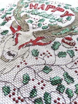 Borduurblad productfoto Patroon Peacock & Fig ‘Happy Holidays Deer’ 2