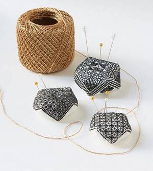 Borduurblad productfoto Boek La tradition réinventée 'Blackwork' 2