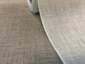 Borduurblad productfoto VAUPEL & HEILENBECK LINNENBAND 20 CM BREED GEBROKEN WIT 2