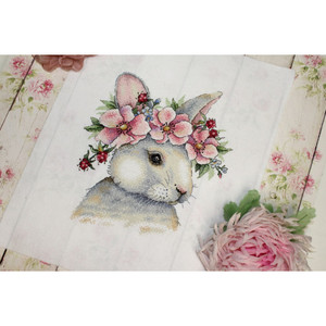 Borduurblad productfoto Borduurpakket MP Studia ‘Rabbit in flowers’ 2