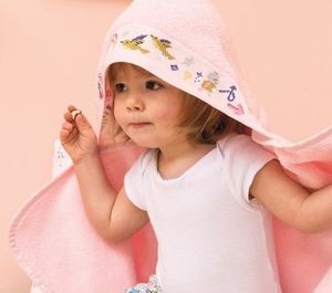 Borduurblad productfoto RICO DESIGN BABYCAPE ROZE 2