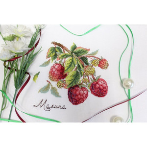 Borduurblad productfoto Borduurpakket MP Studia ‘Gifts of nature- Raspberries’ 2