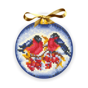 Borduurblad productfoto Borduurpakket Andriana ‘Christmas Balls Bullfinches’