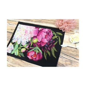 Borduurblad productfoto Borduurpakket MP Studia ‘Royal Peonies’ 2