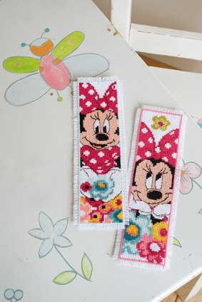 Borduurblad productfoto Set met 2 boekenleggers Minnie Mouse 2