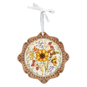 Borduurblad productfoto Borduurpakket MP Studia Houten ornament ‘Herfst’