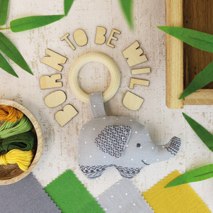 Borduurblad productfoto Patroon Olifant Rammelaar of Bijtring