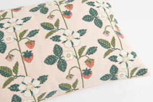 Borduurblad productfoto Patroon Kussen Aardbei - Rico Design 2
