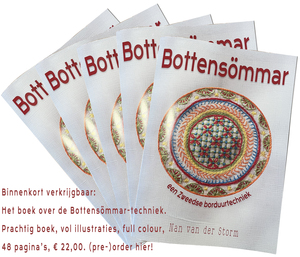 Borduurblad productfoto Boek Bottensömmar - Nan van der Storm - pre-order