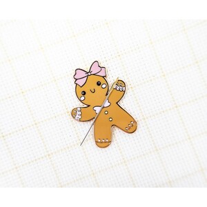 Borduurblad productfoto Needleminder (naaldenmagneet) – Gingerbread Girlie 2